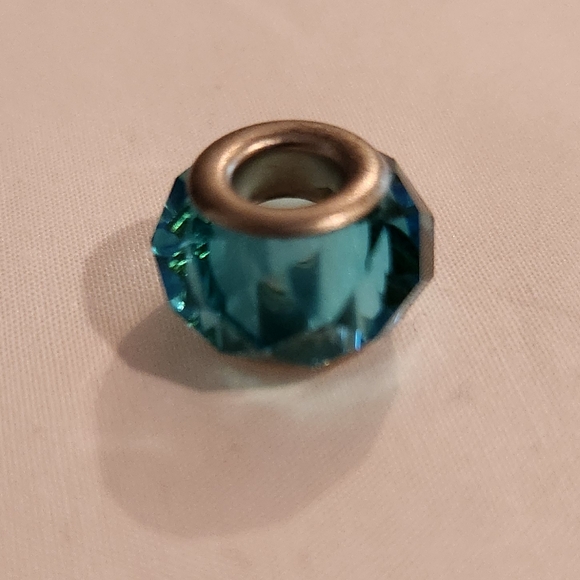 Five assorted Kohl's Individuality Beads Light Blue Silver - Picture 4 of 5